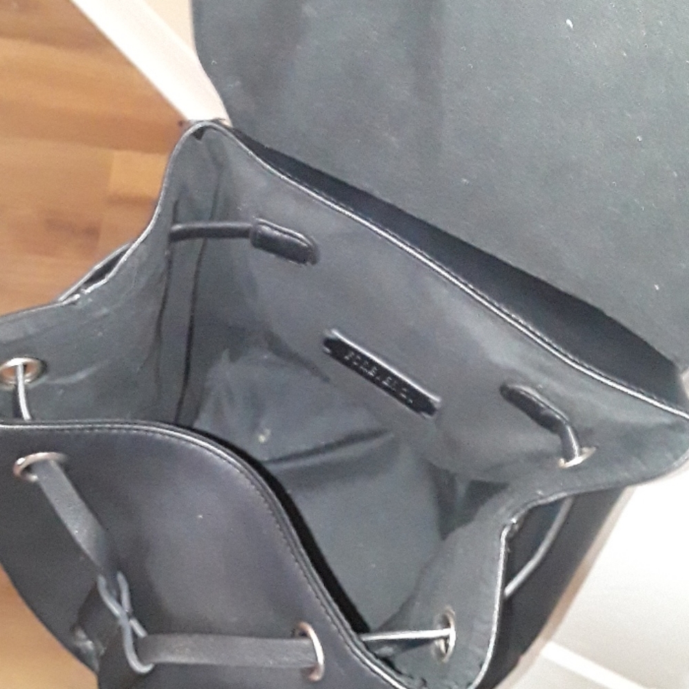 Small black Bucket bag | Brand: Forever 21 - Picture 4 of 4